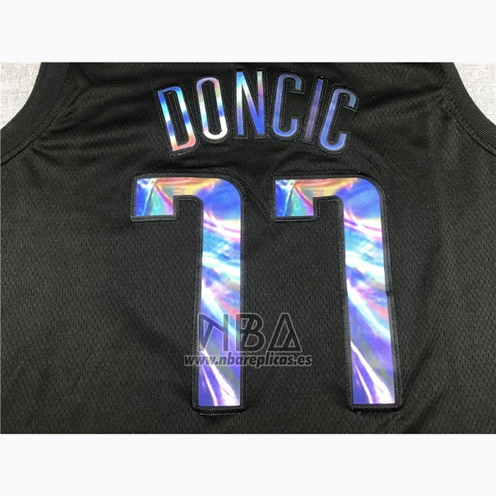 Camiseta Dallas Mavericks Luka Doncic NO 77 Iridescent Logo Negro